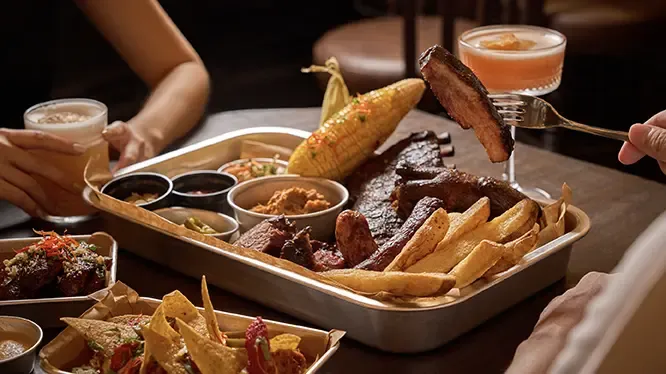 ห้องอาหาร Rolling Ribs Brew & BBQ ห้องอาหาร Rolling Ribs Brew & BBQ