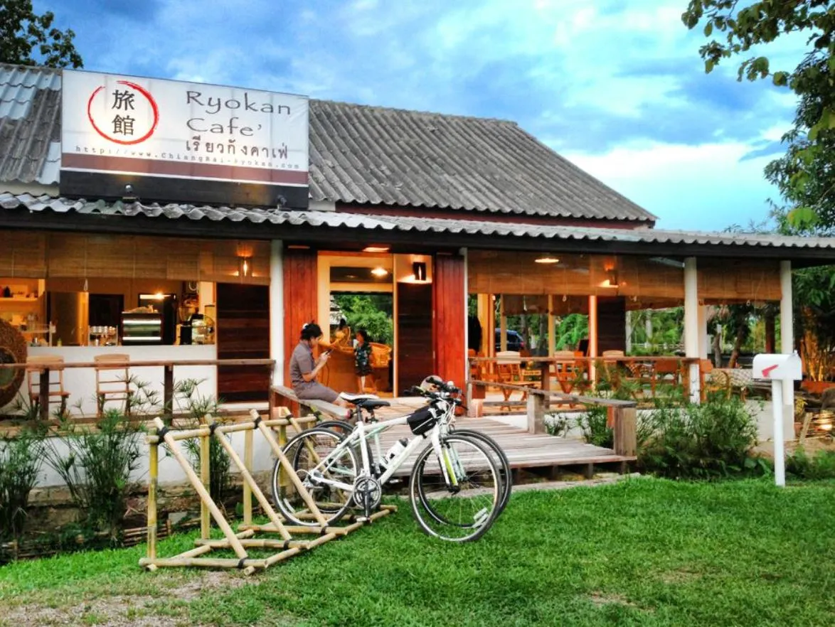 a-cafe-in-the-rice-field-3 a-cafe-in-the-rice-field-3