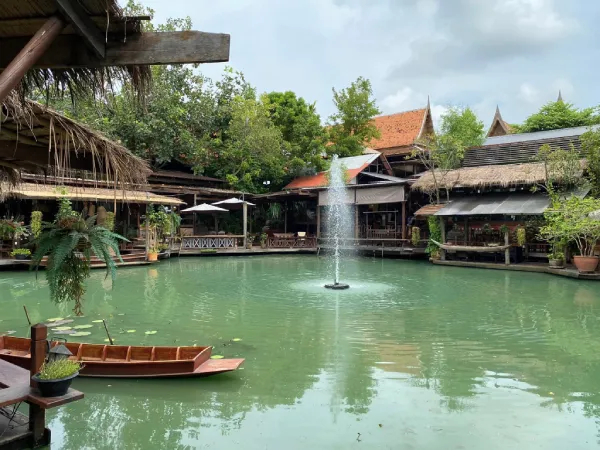 คาเฟ่บ้านไม้โบราณ Ayutthaya Retreat คาเฟ่บ้านไม้โบราณ Ayutthaya Retreat