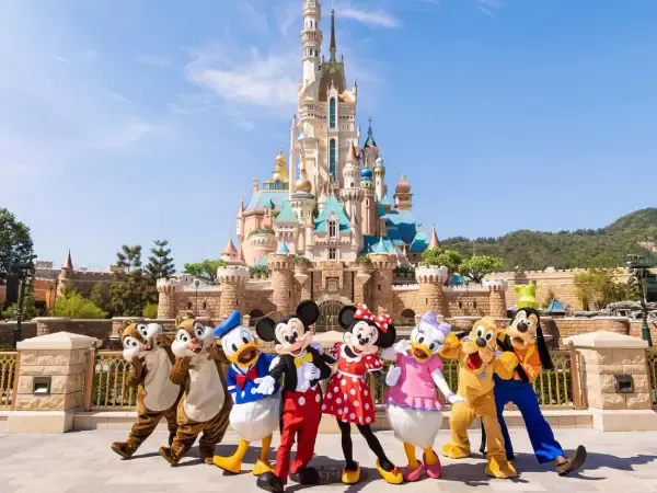 ปราสาทและตัวละคร Micky Mouse ที่ Hongkong Disneyland ปราสาทและตัวละคร Micky Mouse ที่ Hongkong Disneyland