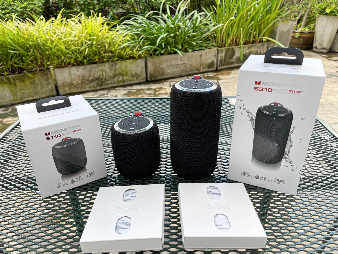 อุปกรณ์ในกล่องลำโพง Monster อุปกรณ์ในกล่องลำโพง Monster