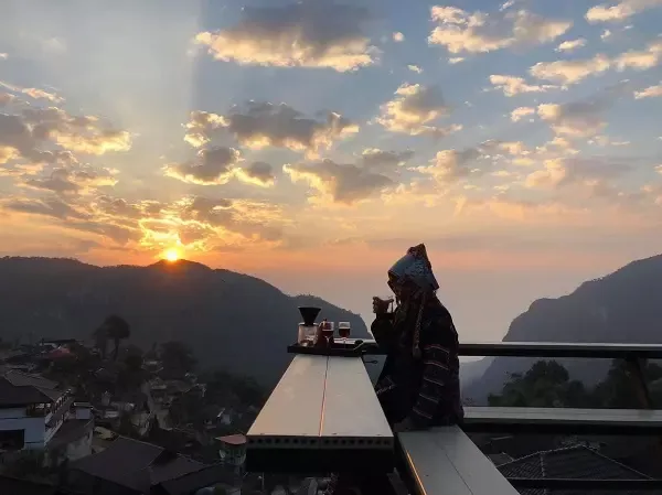 ผาฮี้ โฮมสเตย์