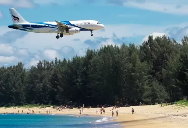 เครื่องบินบางกอกแอร์เวย์ส กำลังเตรียมลงจอด เครื่องบินบางกอกแอร์เวย์ส กำลังเตรียมลงจอด