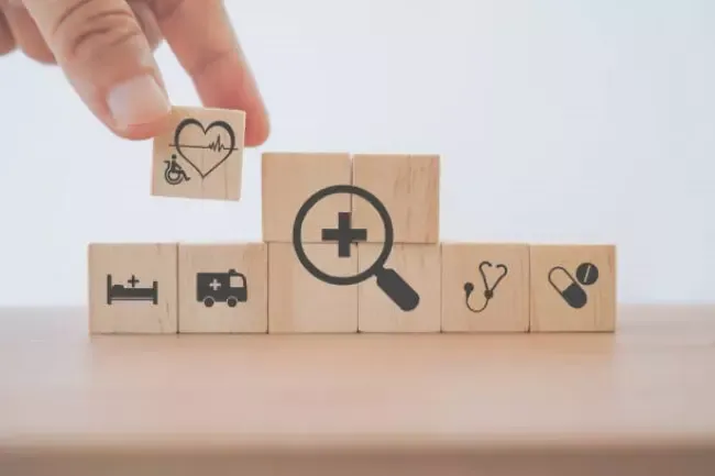 ประกันชีวิตคุ้มครองทุกการเจ็บป่วย 