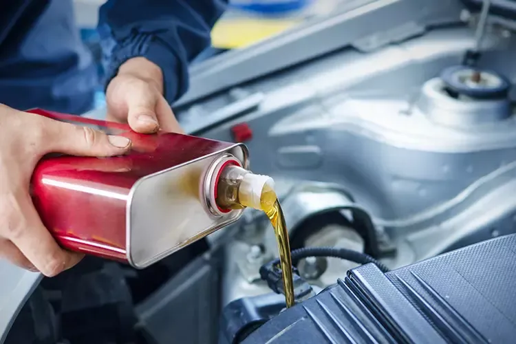 น้ำยาหล่อเย็น มีสารที่ช่วยป้องกันการกัดกร่อนของชิ้นส่วนต่าง ๆ ในระบบหล่อเย็น น้ำยาหล่อเย็น มีสารที่ช่วยป้องกันการกัดกร่อนของชิ้นส่วนต่าง ๆ ในระบบหล่อเย็น