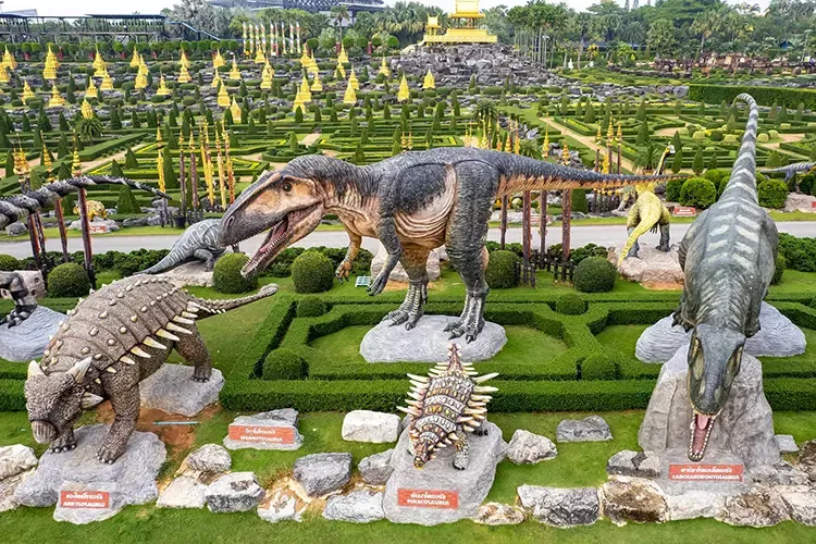 หุบเขาไดโนเสาร์ ดินแดนสัตว์โลกล้านปีของสวนนงนุช 