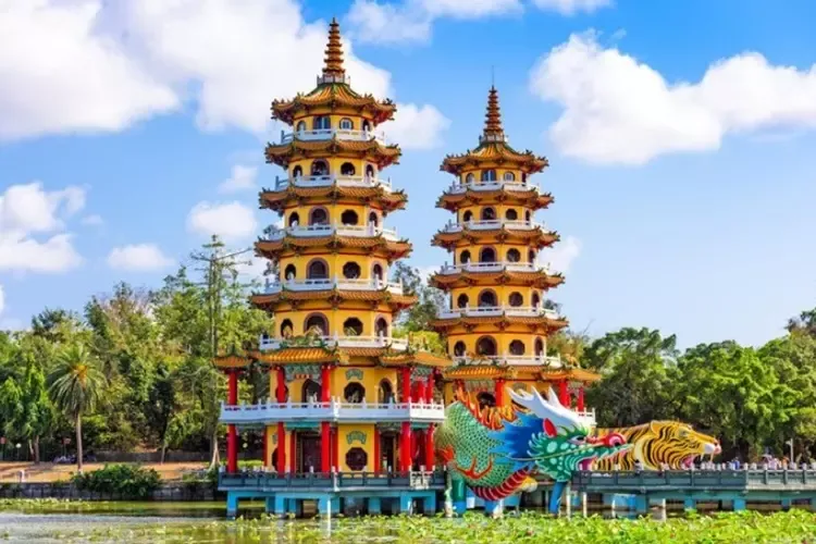 เจดีย์มังกรเสือ วัดฉือจี้ 