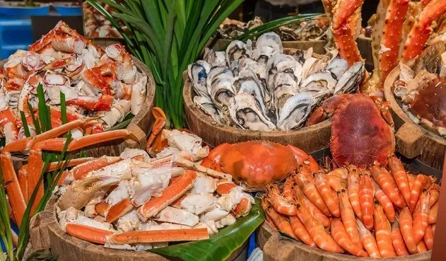 ส่วนลดบุฟเฟ่ต์มื้อกลางวันโรงแรม อีสติน แกรนด์ สาทร กรุงเทพฯ