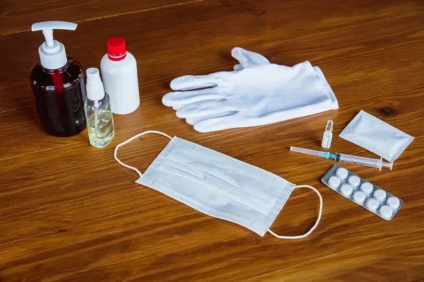 วัคซีนโควิด ยาเม็ดรักษาโควิด ถุงมือยาง หน้ากากอนามัย เจลแอลกอฮอล์ วัคซีนโควิด ยาเม็ดรักษาโควิด ถุงมือยาง หน้ากากอนามัย เจลแอลกอฮอล์