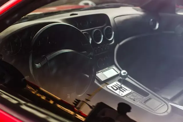 กระจกรถยนต์แบบใส