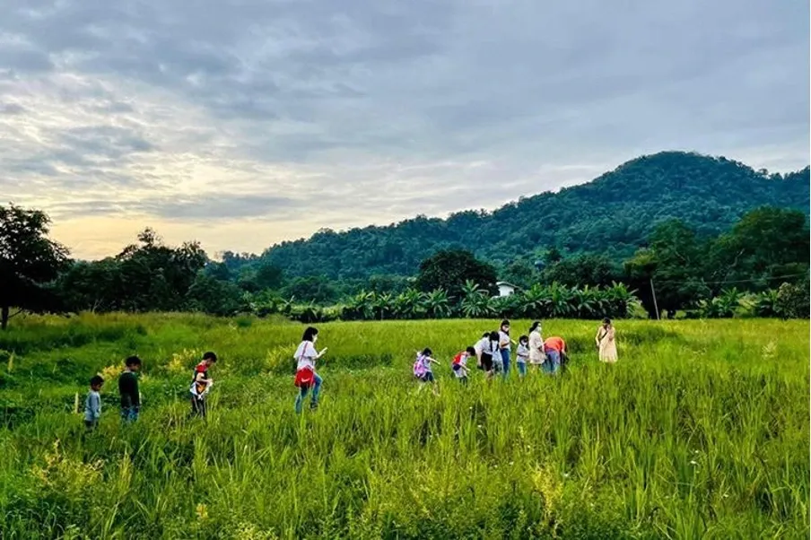 พาเด็กไปสัมผัสธรรมชาติอย่างใกล้ชิดที่บ้านไร่ลุงคริส 