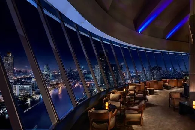 บรรยากาศ Rooftop ของโรงแรมมิลเลนเนียม ฮิลตัน กรุงเทพ บรรยากาศ Rooftop ของโรงแรมมิลเลนเนียม ฮิลตัน กรุงเทพ