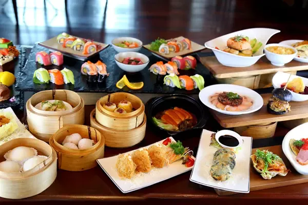 สายบุฟเฟ่ต์นานาชาติ พลาดไม่ได้กับโปรโมชั่นบุฟเฟ่ต์ โรงแรมโนโวเทล สุวรรณภูมิ แอร์พอร์ต  ภาพจาก เฟซบุ๊ก Novotel Bangkok Suvarnabhumi Airport 