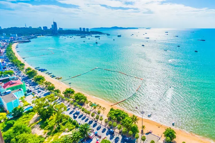 ภาพมุมกว้างชานหาดพัทยา ภาพมุมกว้างชานหาดพัทยา