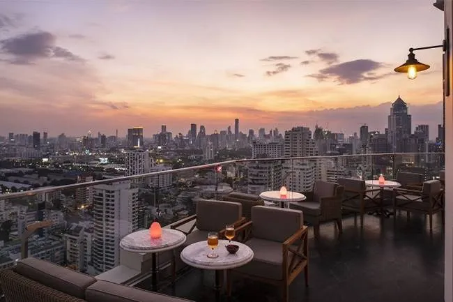 บรรยากาศ Rooftop ของโรงแรม Sofitel Bangkok Sukhumvit บรรยากาศ Rooftop ของโรงแรม Sofitel Bangkok Sukhumvit