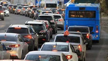 รถติดยาว