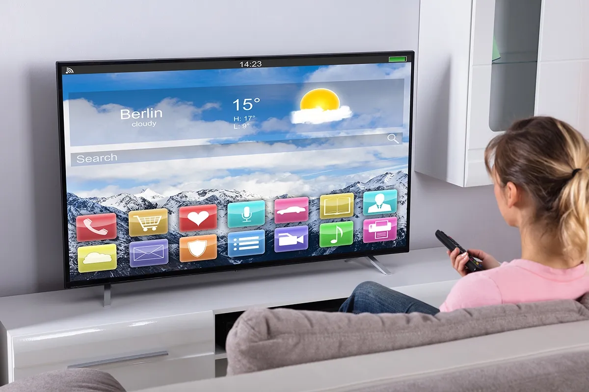 นั่งดู smart tv เพลินๆ นั่งดู smart tv เพลินๆ