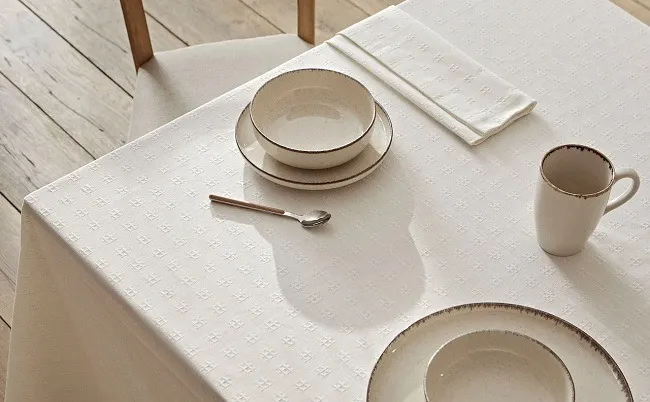 ผ้าปูโต๊ะ ผ้าปูโต๊ะ