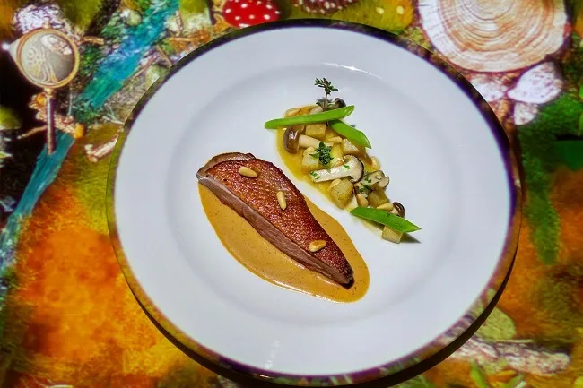 เมนูอาหารจากห้องอาหาร Le Petit Chef เมนูอาหารจากห้องอาหาร Le Petit Chef