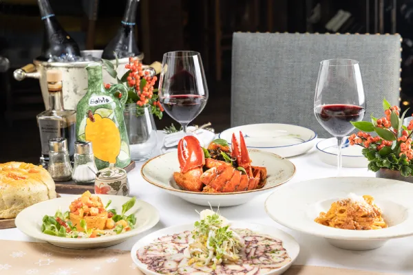 ห้องอาหาร Salvia โรงแรมแกรนด์ ไฮแอท เอราวัณ กรุงเทพฯ