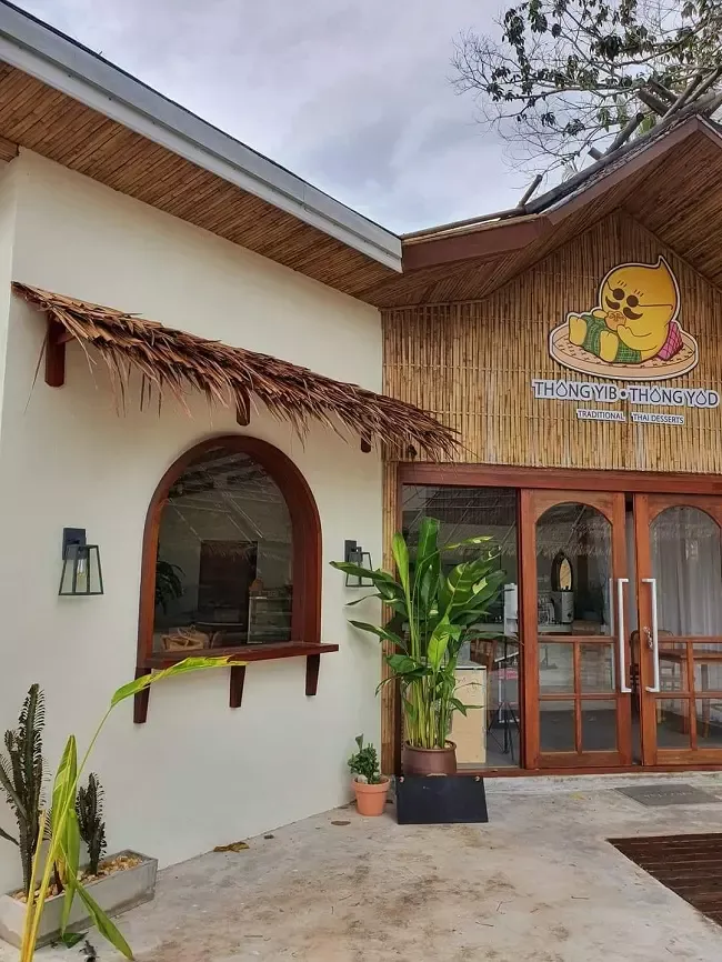 บรรยากาศร้านทองหยิบทองหยอดคาเฟ่