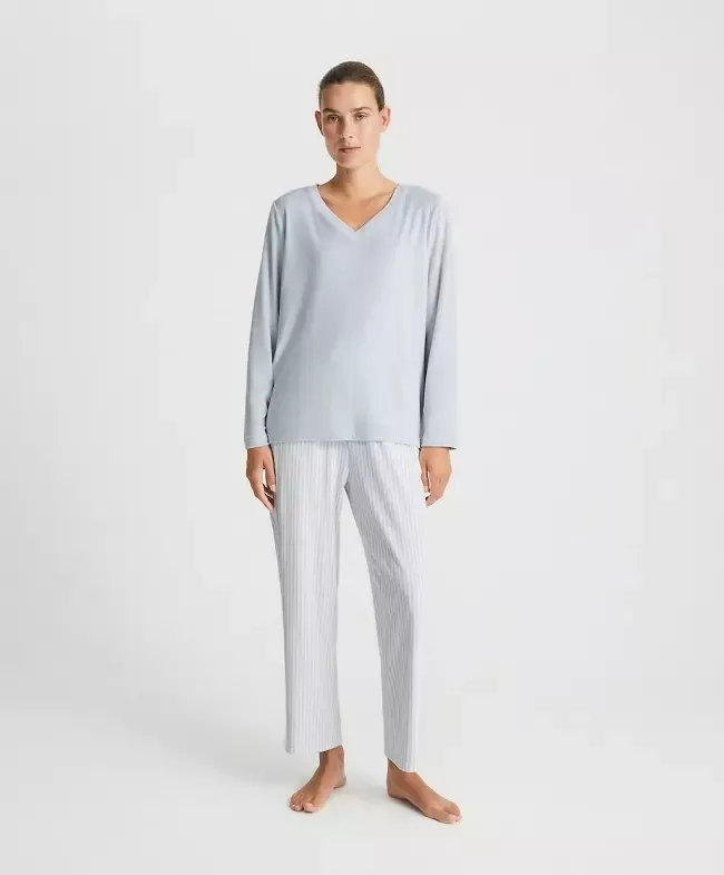 เซตชุดนอนขายาวลายทางผ้ากำมะหยี่ เซตชุดนอนขายาวลายทางผ้ากำมะหยี่