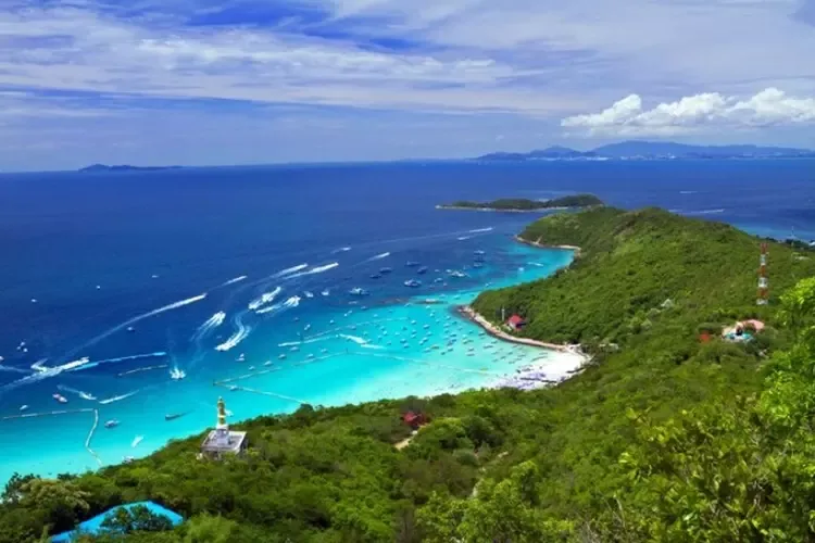 วิวชายหาดเกาะล้าน  