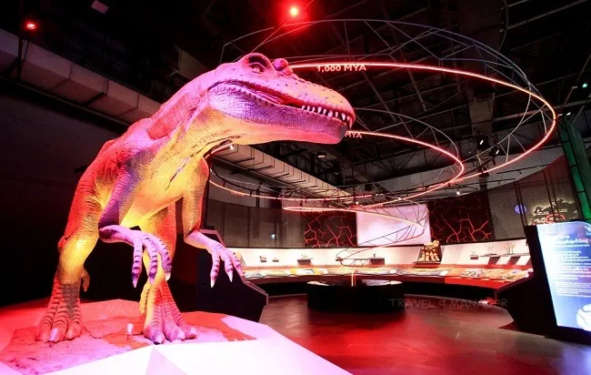 ไดโนเสาร์จำลอง