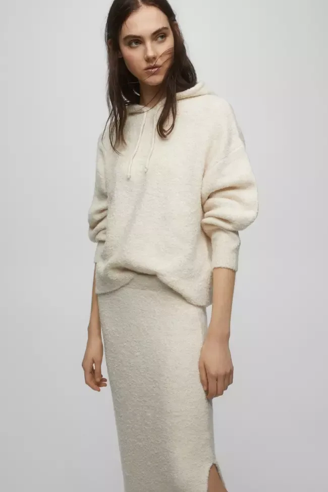 เสื้อสเวตเตอร์แบบมีฮู้ด