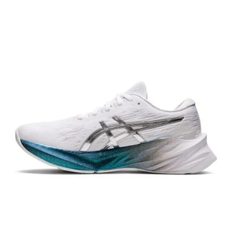 รองเท้าวิ่ง ASICS Novablast 3 Platinum รองเท้าวิ่ง ASICS Novablast 3 Platinum
