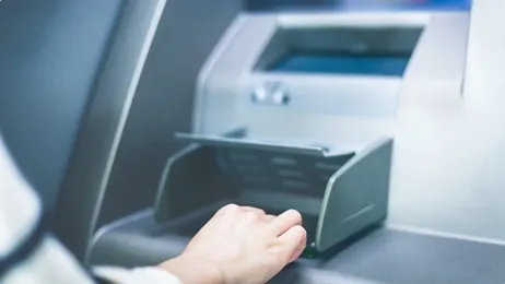 กดเงินจากตู้ ATM