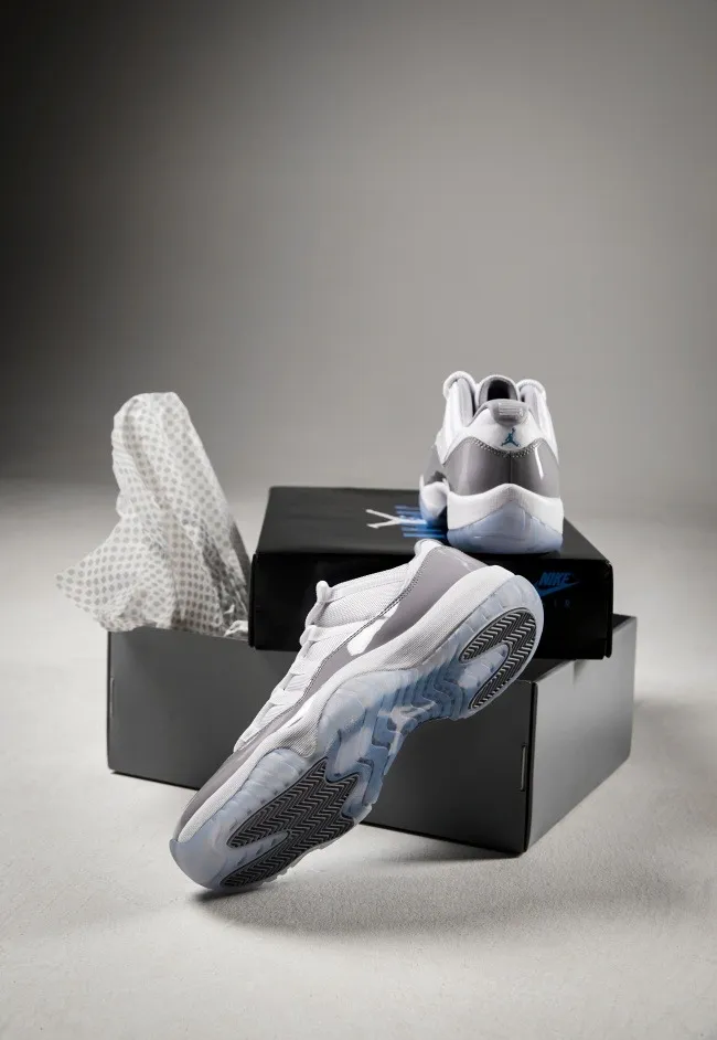 รองเท้า Air Jordan 11 Retro Low รองเท้า Air Jordan 11 Retro Low