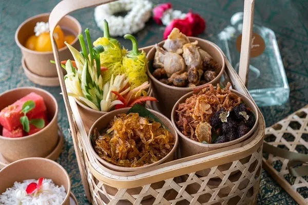 ข้าวแช่และเครื่องเคียง โรงแรม Banyan Tree Bangkok