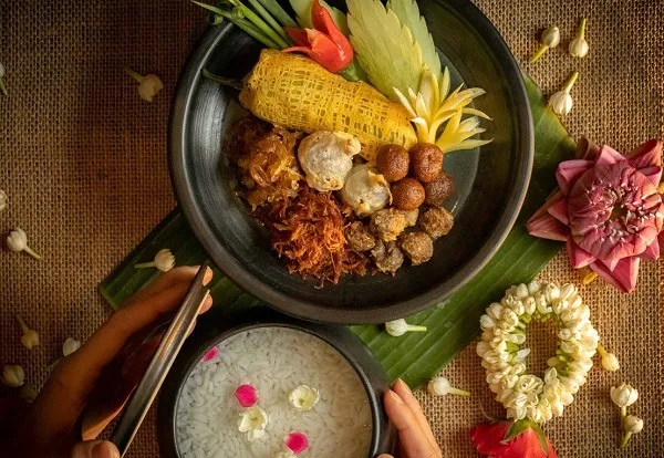 ข้าวแช่และเครื่องเคียง โรงแรม Capella Bangkok