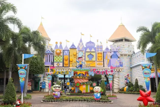 สวนสนุกกลางแจ้ง