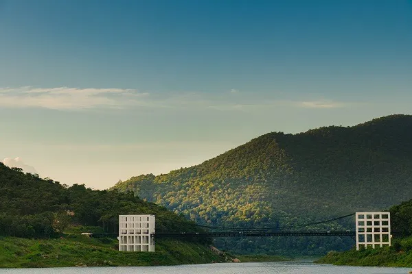 บรรยากาศสะพานแขวนเขื่อนแม่กวง