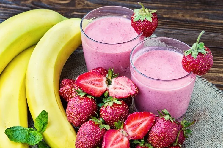 เมนูกล้วยผสมสตรอว์เบอร์รีสมูทตี้