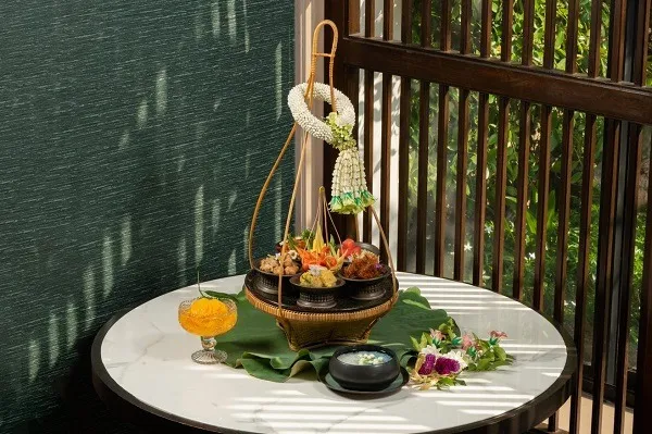 ข้าวแช่และเครื่องเคียง โรงแรม The Athenee Hotel, A Luxury Collection Hotel 