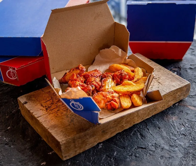 ไก่และมันฝรั่งทอด