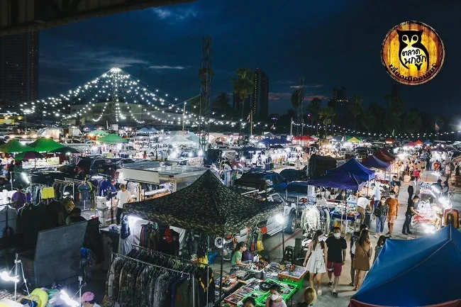 บรรยากาศตลาดนกฮูก