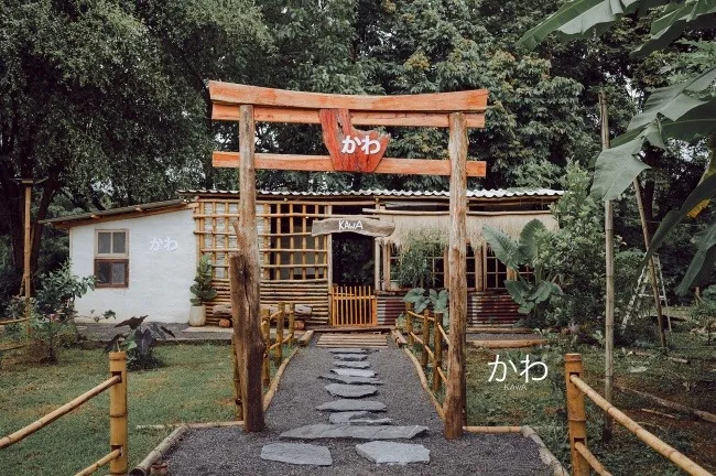 คาเฟ่ริมน้ำ