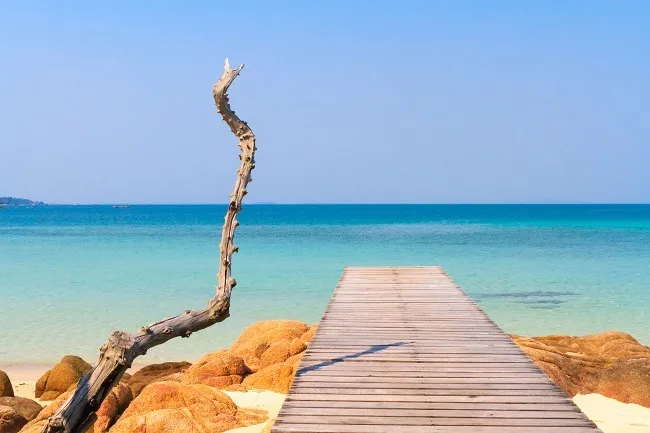 สะพานไม้ที่เกาะมันนอก