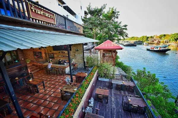 ร้านอาหารท่าหลวง