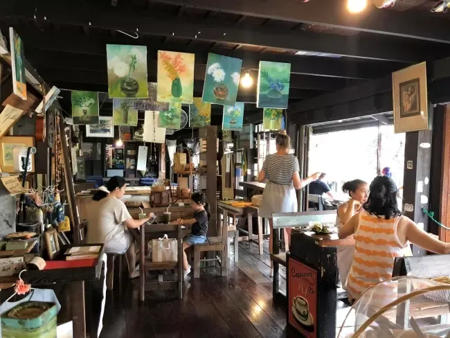 คาเฟ่ Artist House Bangkok
