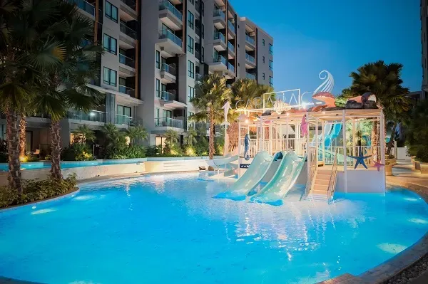 บรรยากาศสระว่ายน้ำ ที่ Best Western Plus Carapace Hotel Hua Hin