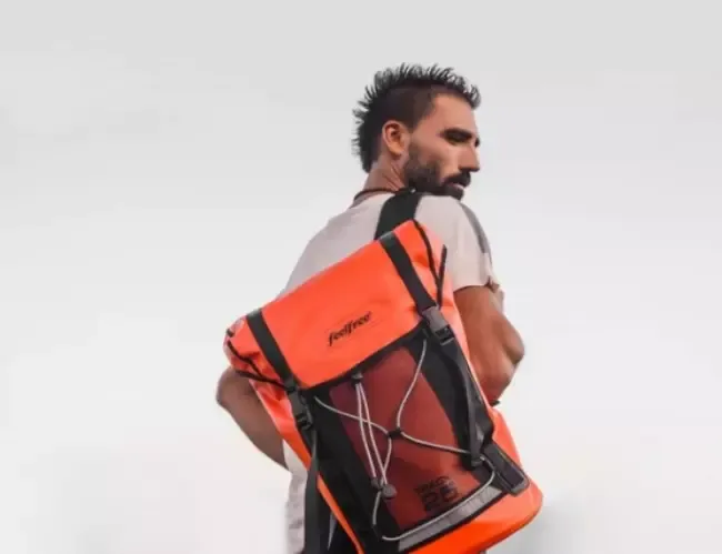 กระเป๋าเป้กันน้ำ Feelfree Track