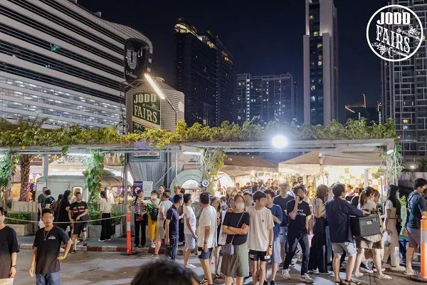 บรรยากาศจ๊อดแฟร์พระราม 9