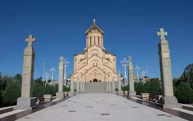 วิหารโฮลี ทรินิตี้