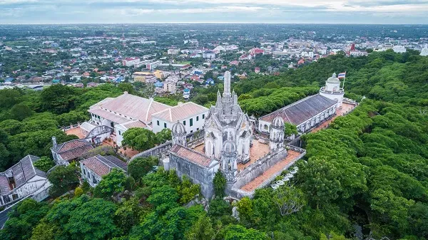 ภาพมุมสูงอุทยานประวัติศาสตร์พระนครคีรี