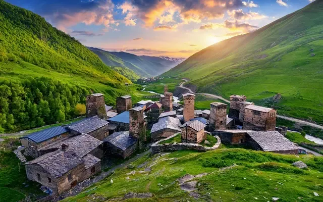 หมู่บ้านอุชกูลลี่ บนเทือกเขาคอเคซัส